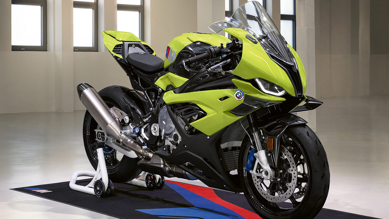 日本限定50台、受付は6月末まで！【BMW Mシリーズ50周年！ アニバーサリーモデル M1000RR 50Years  M】│WEBヤングマシン｜新車バイクニュース