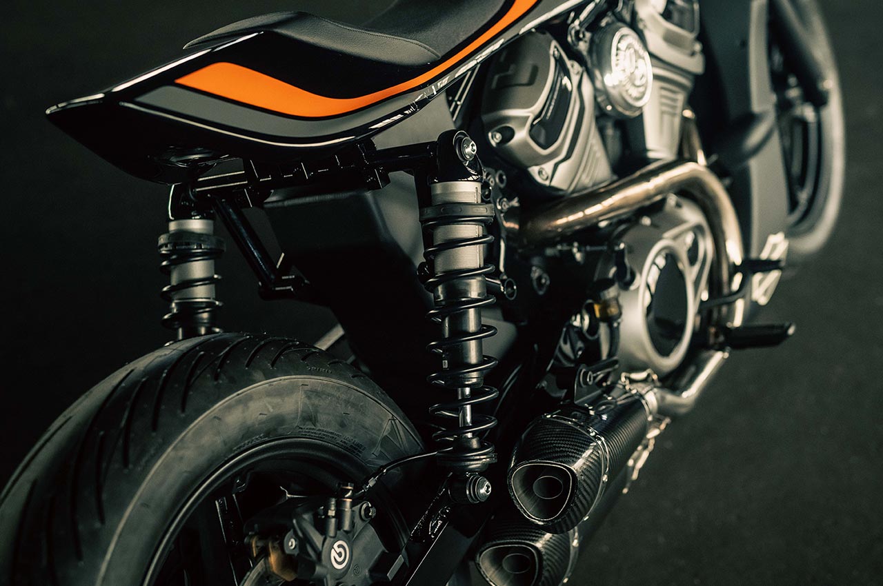｜【ジャパン・ストリート・トラッカーbyヒデ・モーターサイクル】ハーレーダビッドソン ナイトスターカスタム