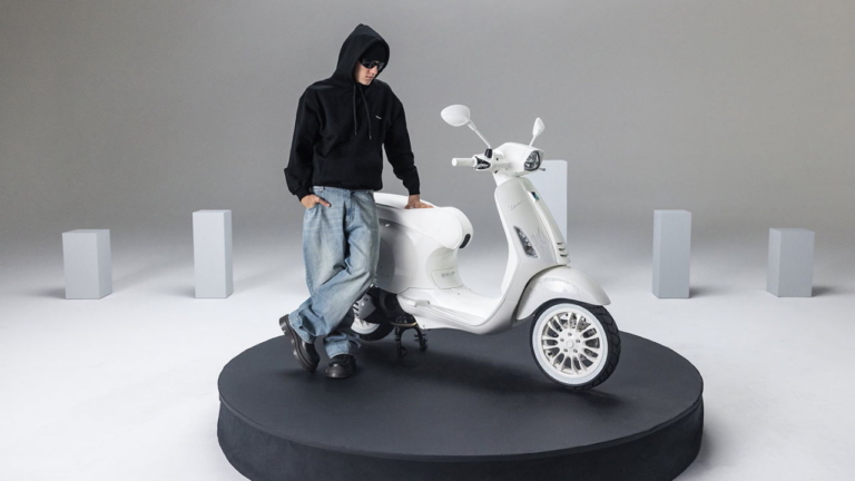 Justin Bieber×Vespa|ジャスティン・ビーバーがベスパとコラボ! 高速道路にも乗れるスクーター「スプリント150」特別仕様