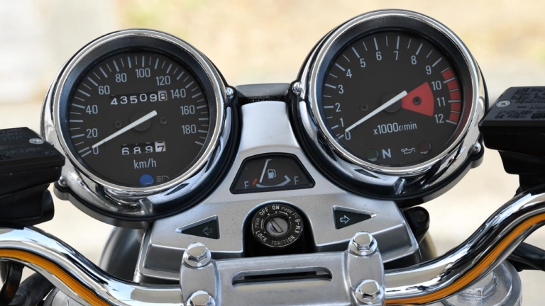 KAWASAKI ZEPHYR1100|国産名車「カワサキ ゼファー1100」再見【ネイキッド市場を牽引した空冷マルチ】