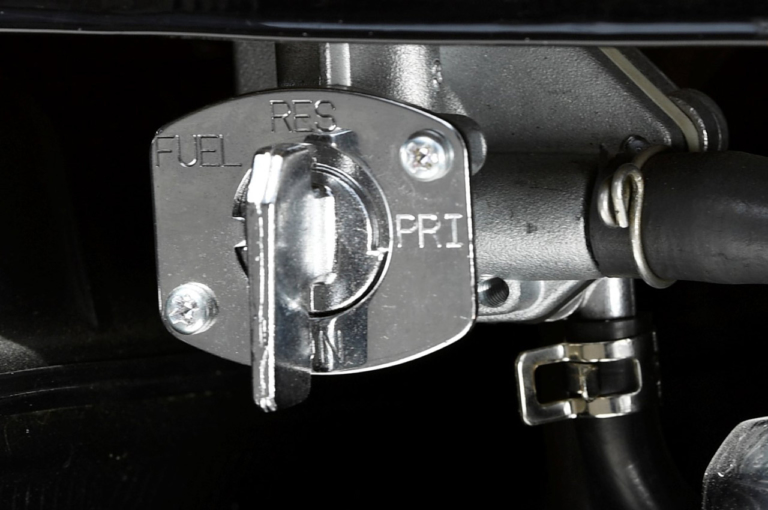 KAWASAKI ZEPHYR1100|国産名車・カワサキ ゼファー1100完調メンテナンス【基本的にはかなり丈夫】