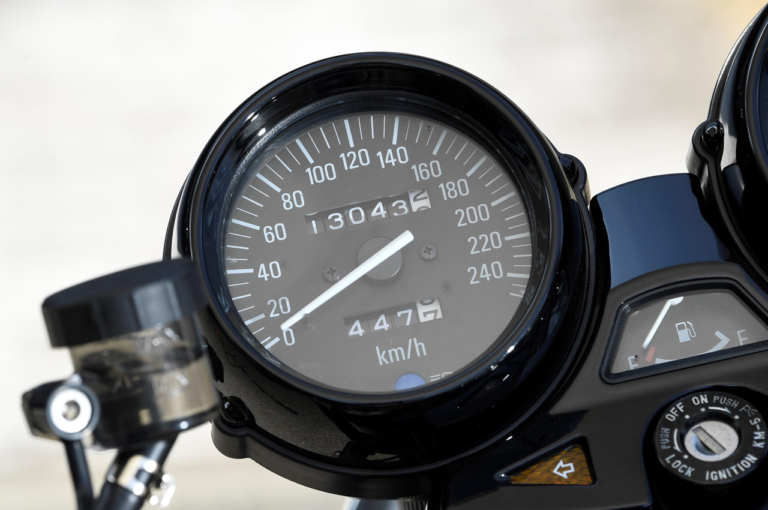 KAWASAKI ZEPHYR1100|国産名車・カワサキ ゼファー1100完調メンテナンス【基本的にはかなり丈夫】