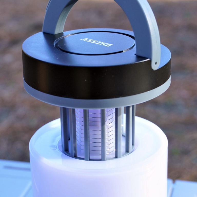 ワークマン ASSIKE 充電式モスキートキラーランタン|ワークマンで全部揃う! キャンプ用ライト/ランタンの選び方