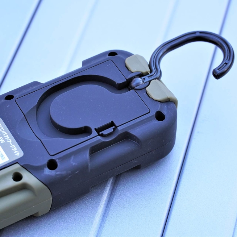 ワークマン LEDコンパクトライト乾電池式|ワークマンで全部揃う! キャンプ用ライト/ランタンの選び方