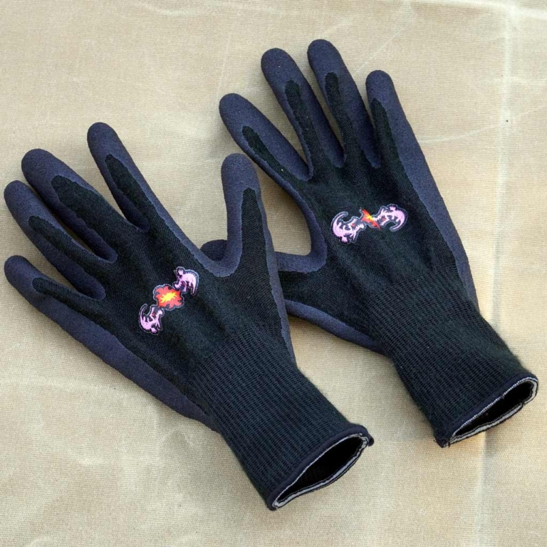 ワークマン wmb 燃え広がりにくいアウトドアグローブ|【ワークマン キャンプ用品】癒し効果絶大、焚き火に挑戦してみよう!