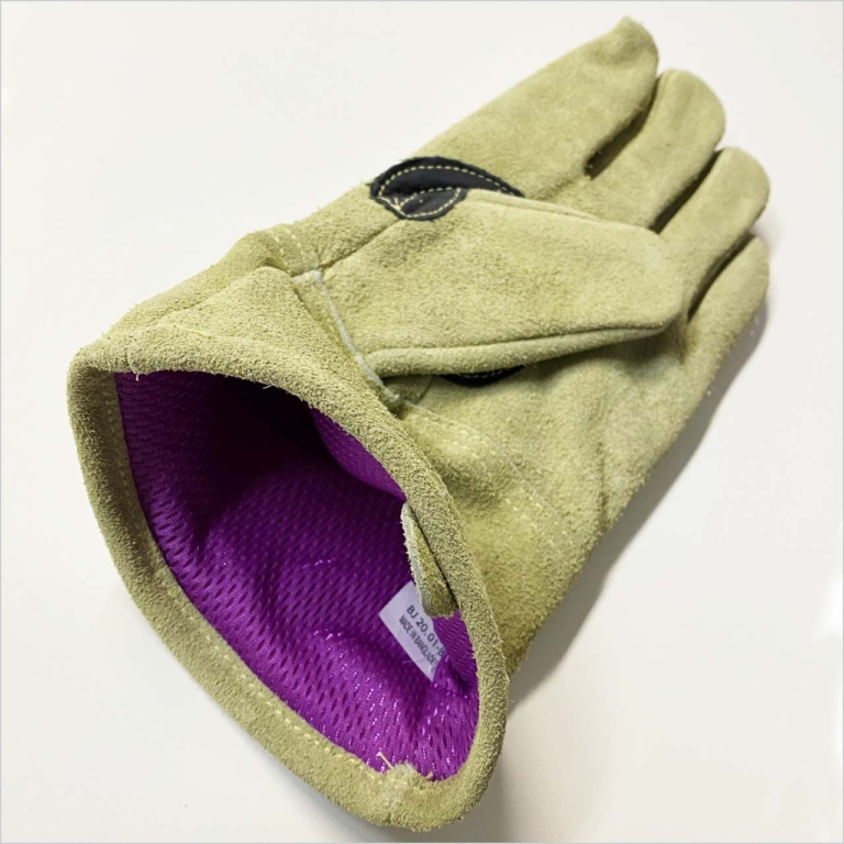 ワークマン EXTRAGUARD TAKIBIケブラー牛床革手袋|【ワークマン キャンプ用品】癒し効果絶大、焚き火に挑戦してみよう!