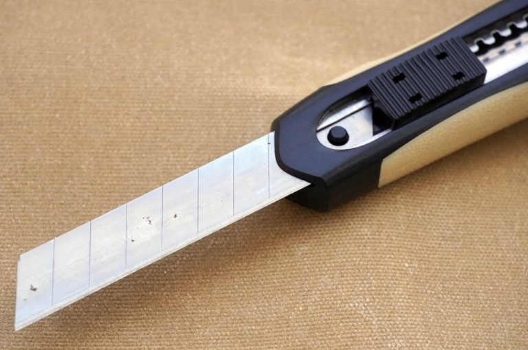 ワークマン ハイブリッドソー|【ワークマン キャンプ用品】癒し効果絶大、焚き火に挑戦してみよう!