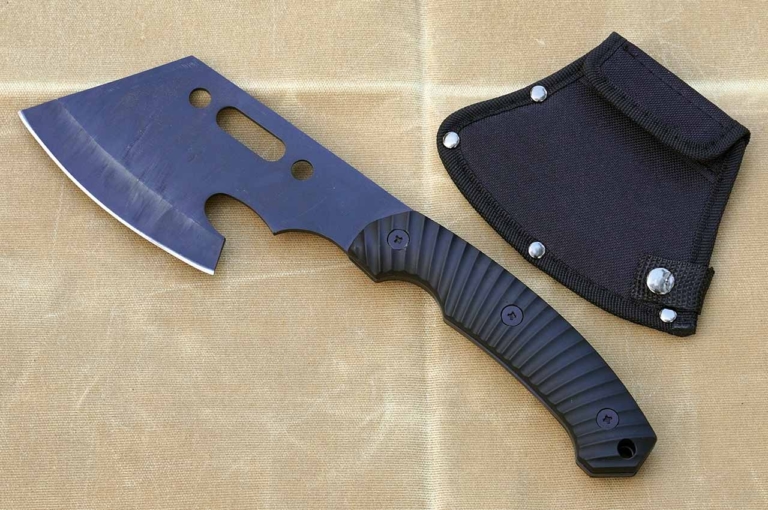 ワークマン TANOSHIBI 軽量ハンドアッキス|【ワークマン キャンプ用品】癒し効果絶大、焚き火に挑戦してみよう!