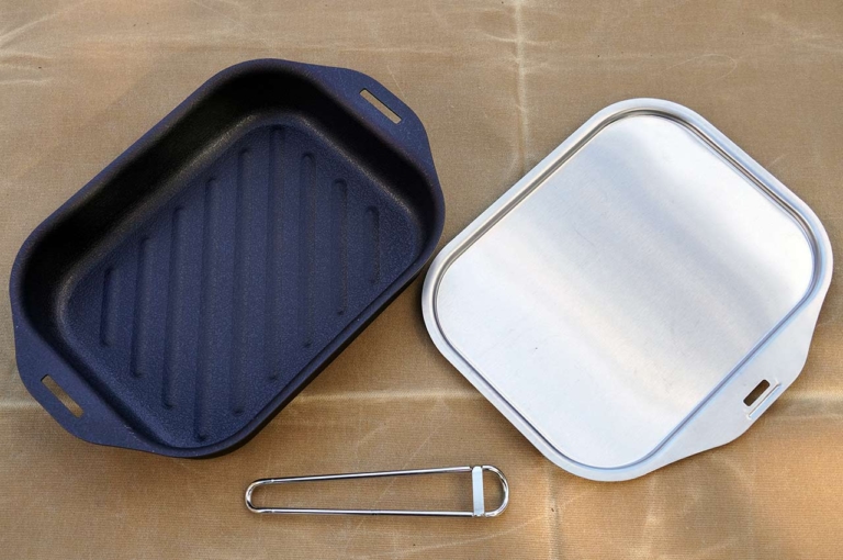 ワークマン 日本製グリルパンGlee-ru(グリール)32×20cm|【ワークマン キャンプ用品】アウトドアで料理を楽しもう!〈メスティン/グリルパン/簡易コンロetc.〉