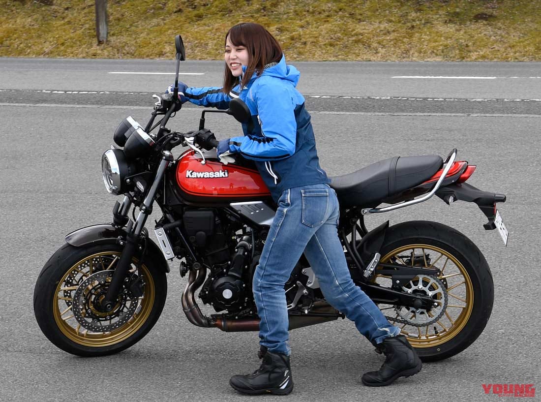 KAWASAKI Z650RS|取り回し|カワサキZ650RS 女子力チェック試乗インプレッション【余力が残る分コンパクトに取り回せる】