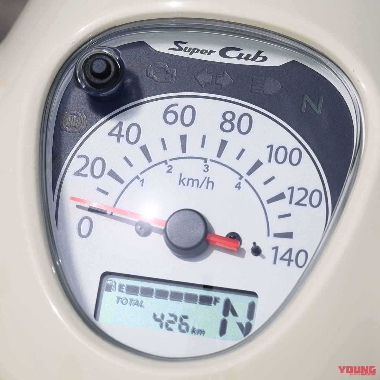 |メーターまわりが一挙充実! ホンダ スーパーカブ110【新旧比較ディテール比較】