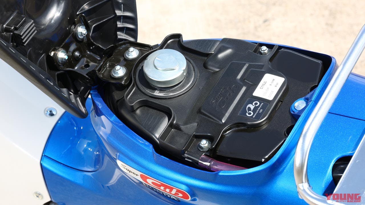 |メーターまわりが一挙充実! ホンダ スーパーカブ110【新旧比較ディテール比較】