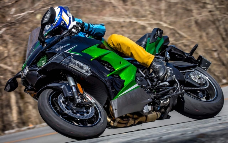 KAWASAKI NINJA H2 SX SE|最新ACC装備でツアラー性能爆上げ!【カワサキ ニンジャH2 SX SE】丸山浩の試乗インプレッション