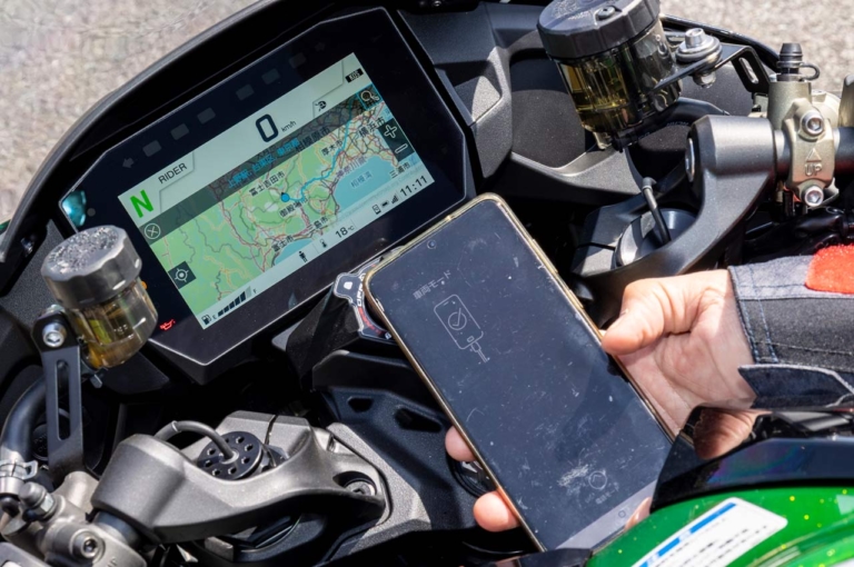 KAWASAKI NINJA H2 SX SE|最新ACC装備でツアラー性能爆上げ!【カワサキ ニンジャH2 SX SE】丸山浩の試乗インプレッション