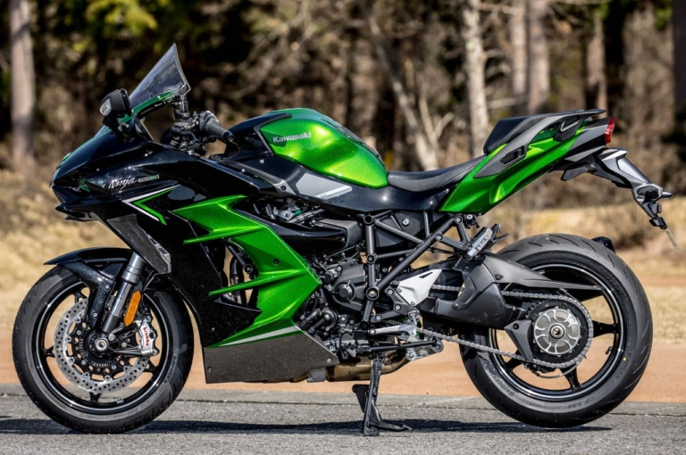 KAWASAKI NINJA H2 SX SE|最新ACC装備でツアラー性能爆上げ!【カワサキ ニンジャH2 SX SE】丸山浩の試乗インプレッション