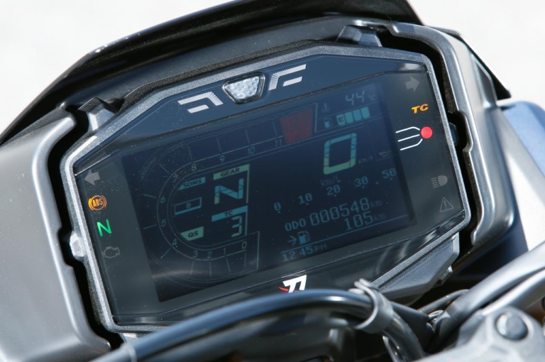 ‘22 スズキ カタナ|メーター|スズキ’22カタナ試乗インプレッション【電子制御の進化でさらに走りが上質に】