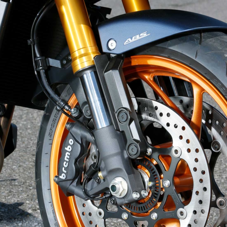 ‘22 スズキ カタナ|フロント|スズキ’22カタナ試乗インプレッション【電子制御の進化でさらに走りが上質に】