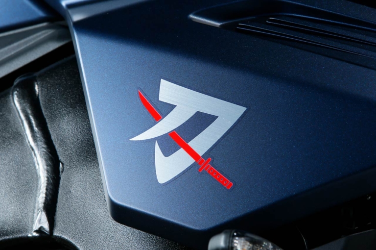 カタナロゴ|スズキ’22カタナ試乗インプレッション【電子制御の進化でさらに走りが上質に】