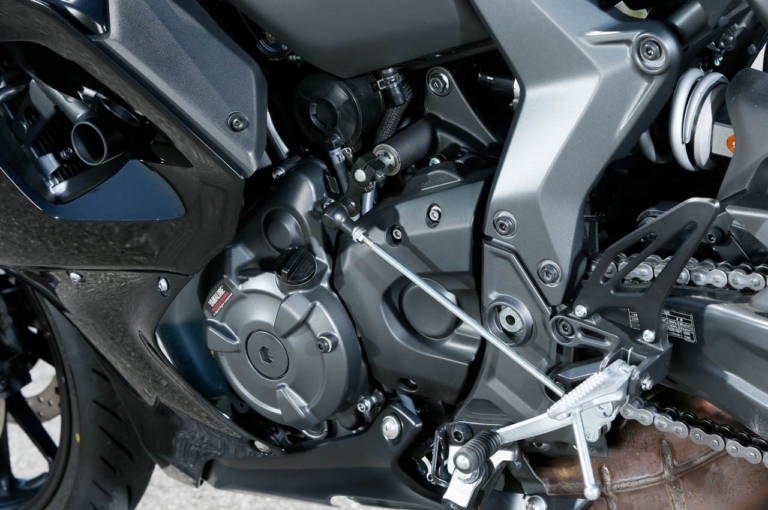 ヤマハ YZF-R7|エンジン|ヤマハ YZF-R7 試乗インプレッション【スーパースポーツの敷居を下げた革命児】