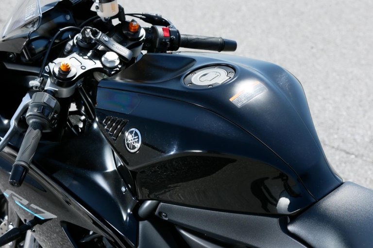 ヤマハ YZF-R7|燃料タンク|ヤマハ YZF-R7 試乗インプレッション【スーパースポーツの敷居を下げた革命児】