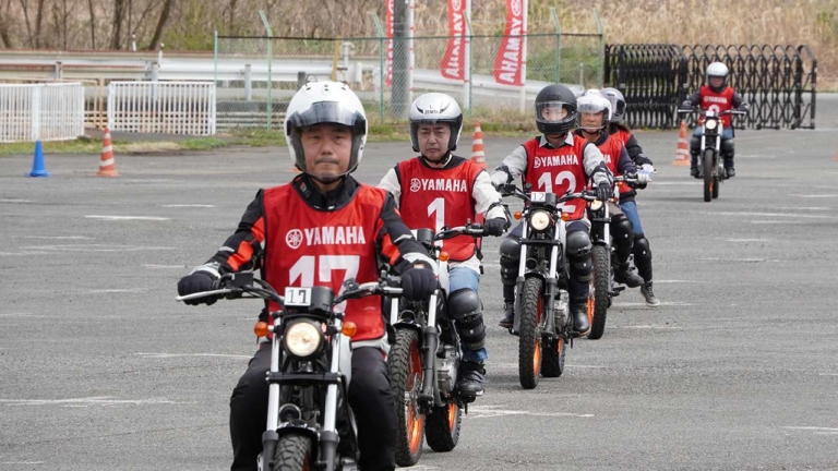 ビギナー＆リターンライダーが安全安心の基本ライテクを習得〈YRA大人のバイクレッスン〉（72ページ目）