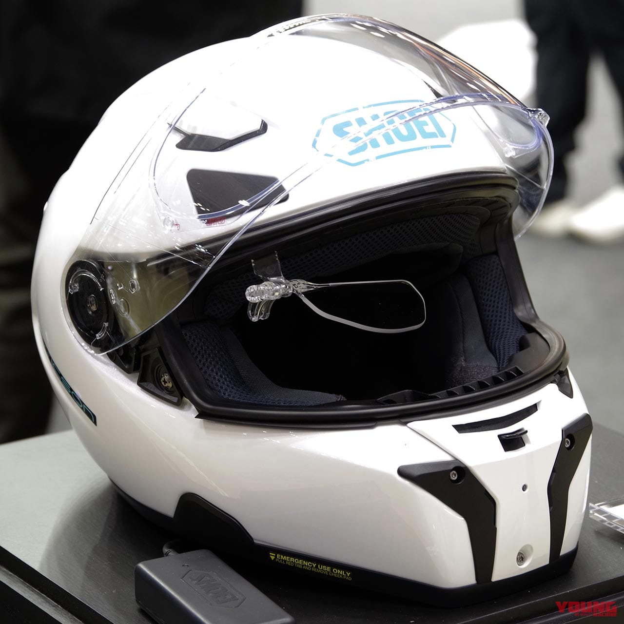 ついに”スカウター”実現だ!〈SHOEI オプティクソン〉【視界に情報が浮かぶ近未来ヘルメット】