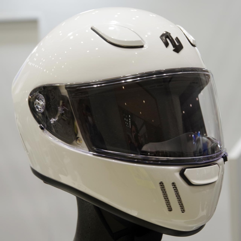 ブレードランナー|’22最新ヘルメットカタログ〈シャーク/ウインズ/ノーラン/ジーロット/コミネ/テイト〉高いコスパに秀逸デザイン