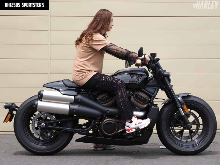 女性ライダー・古澤恵“ぐぐ”がナイトスター＆スポーツスターSを
