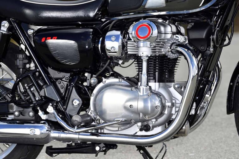 メグロK3|エンジン|カワサキW800シリーズ/メグロK3 今や国産唯一の空冷ビッグバイクは“癒やし力”も国産随一! 〈YM的新車バイクざっくり解説〉