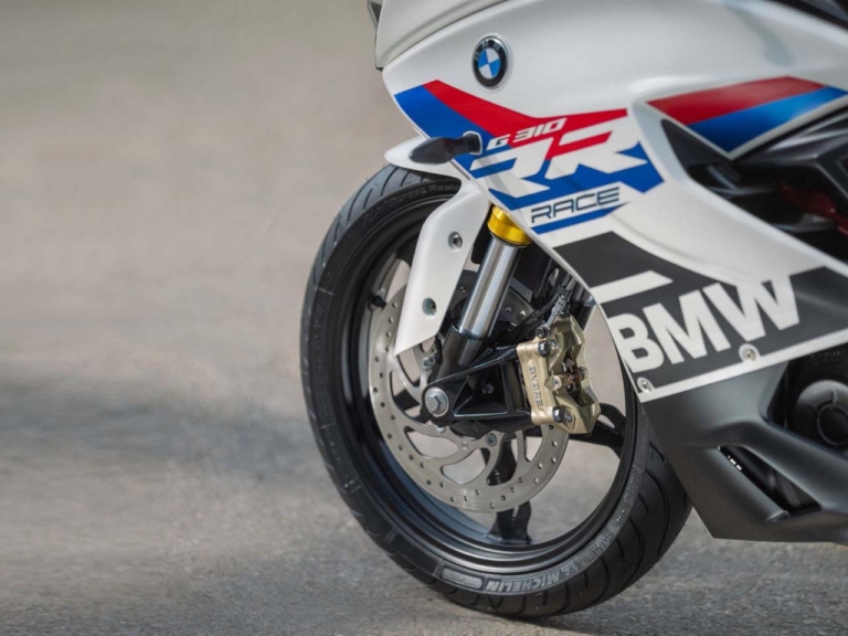 BMW G310RR|BMWから新型車「G310RR」登場! 後方排気のスーパースポーツはG310シリーズの第3弾【海外】