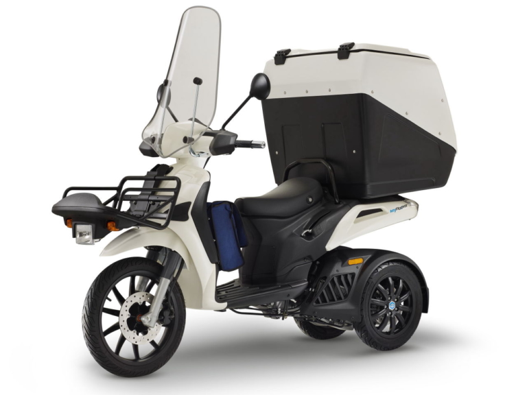 PIAGGIO Mymoover|ピアッジオ「マイムーバー」発売! 原付二種・ガソリンエンジンの3輪スクーター
