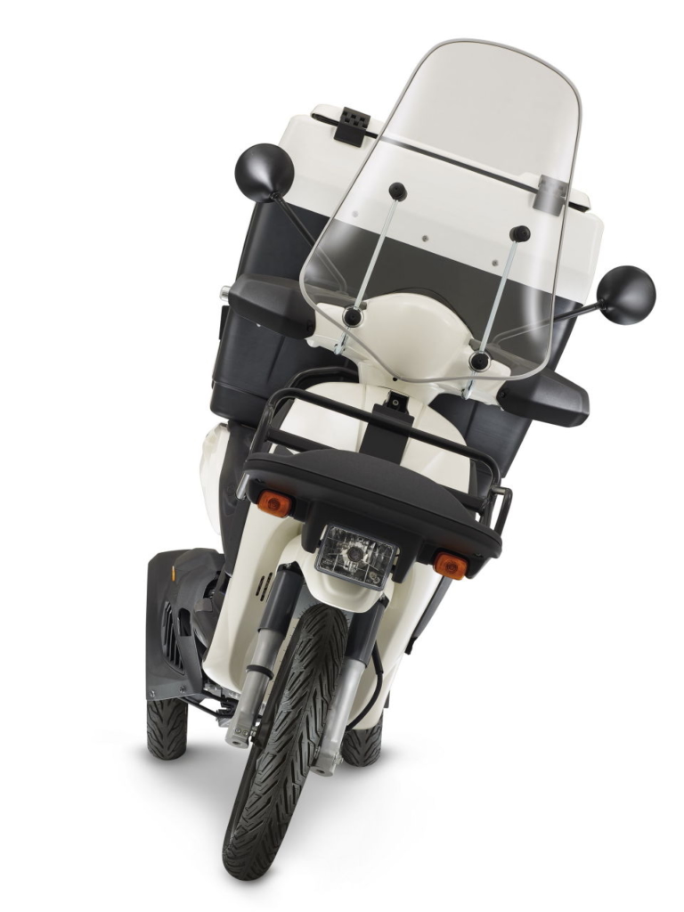 PIAGGIO Mymoover|ピアッジオ「マイムーバー」発売! 原付二種・ガソリンエンジンの3輪スクーター