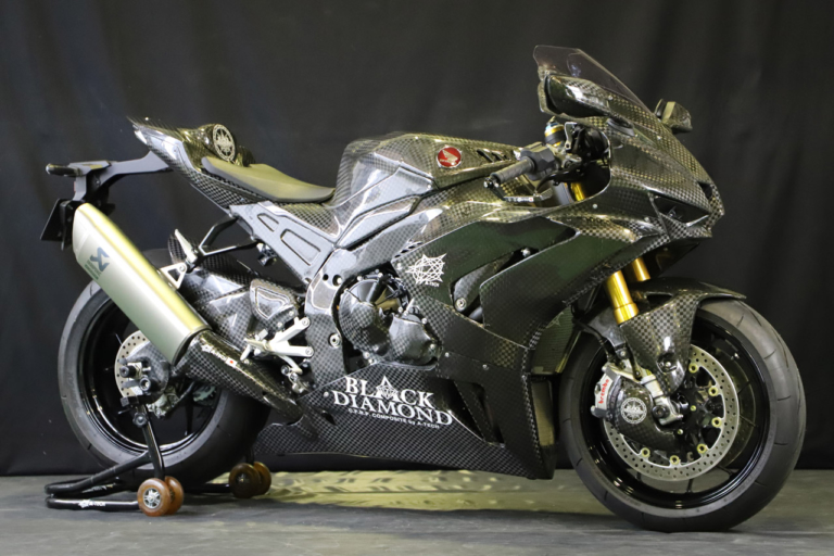 エーテック|CBR1000RR-R|エーテックのカーボンパーツ”BLACK DIAMOND” より、一挙に3機種用がリリース