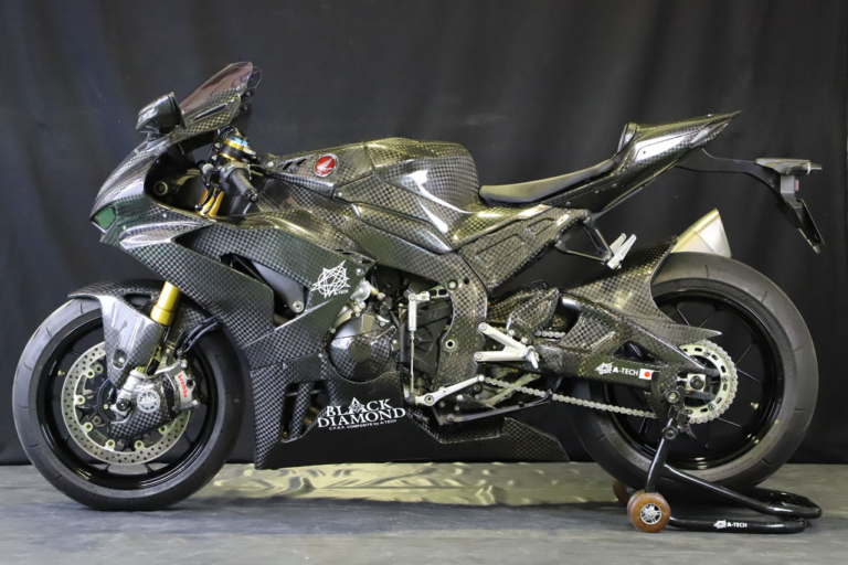 エーテック|CBR1000RR-R|エーテックのカーボンパーツ”BLACK DIAMOND” より、一挙に3機種用がリリース