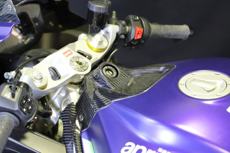 エーテック|RS660|タンクフロントカバー|エーテックのカーボンパーツ”BLACK DIAMOND” より、一挙に3機種用がリリース