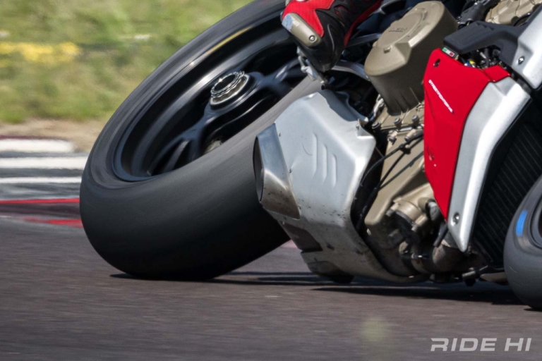 【Q＆A】タイヤのメーカーを変えると乗り味が変わるってホント？（70ページ目）