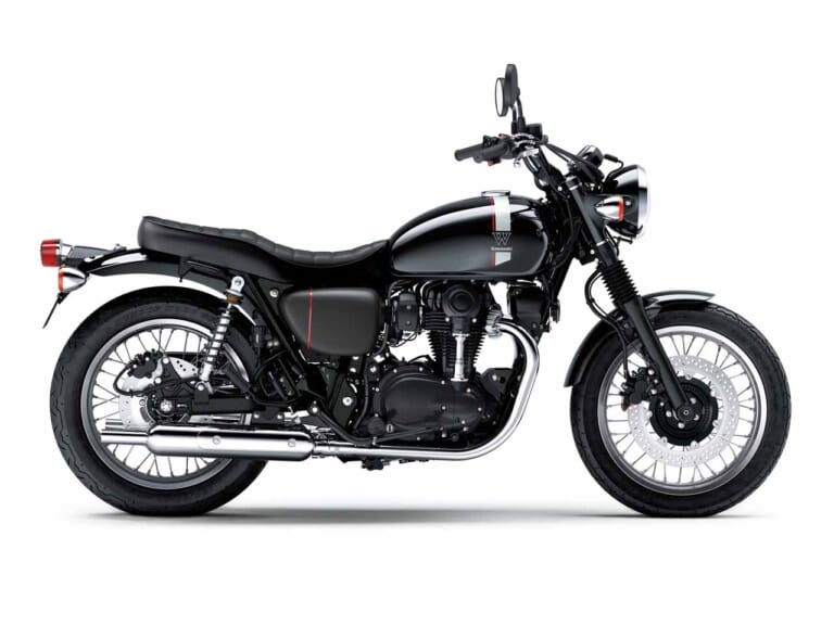 W800ストリート|右真横|カワサキW800シリーズ/メグロK3 今や国産唯一の空冷ビッグバイクは“癒やし力”も国産随一! 〈YM的新車バイクざっくり解説〉