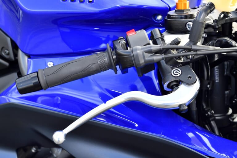 YZF-R7|マスターシリンダー|ヤマハYZF-R7 その本音は「元レプリカ乗りホイホイ」だ!? 〈YM的新車バイクざっくり解説〉