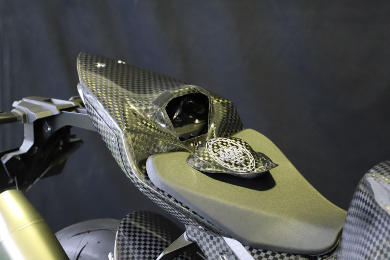 エーテック|CBR1000RR-R|ストリート用シートカウルSPL|エーテックのカーボンパーツ”BLACK DIAMOND” より、一挙に3機種用がリリース