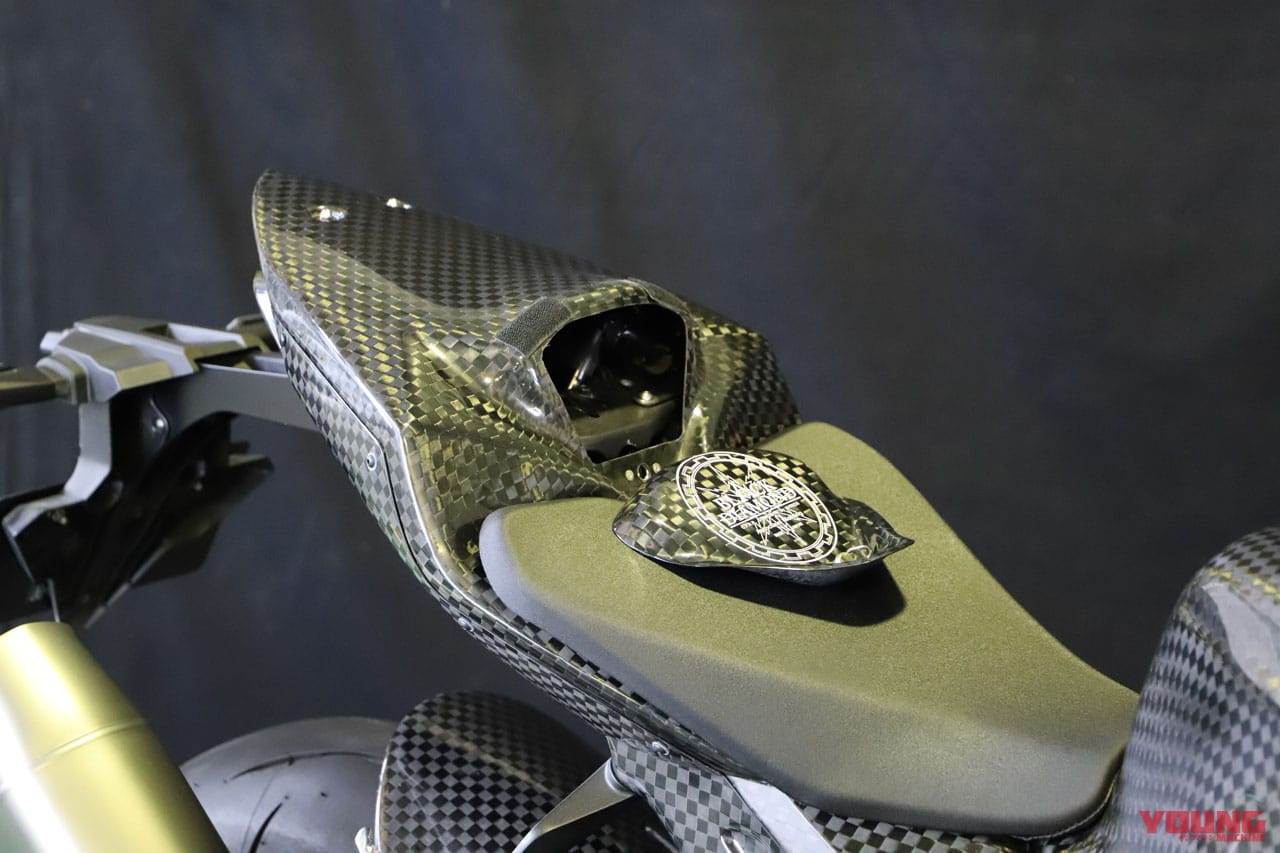 エーテック|CBR1000RR-R|ストリート用シートカウルSPL|エーテックのカーボンパーツ”BLACK DIAMOND” より、一挙に3機種用がリリース