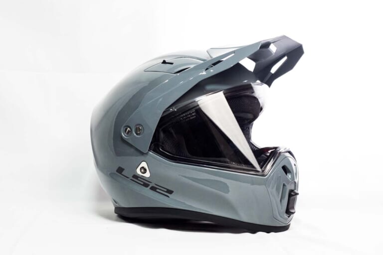 ヘルメット|LS2|ストリートファイター|ピークバイザー|2022年8月発売のLS2 新作ヘルメットを試用インプレ! 見ためはターミネーター仕様 製品名は「ストリートファイター」です