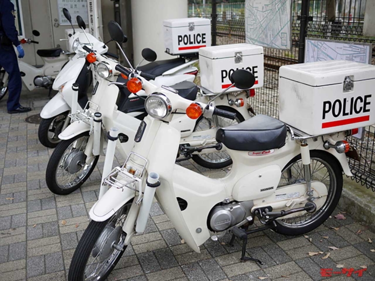 何だそれ? ごきたん／ばばたん／缶付き…」地域独特の呼び方がある警察の原付バイク、正しい名称は?│WEBヤングマシン｜新車バイクニュース