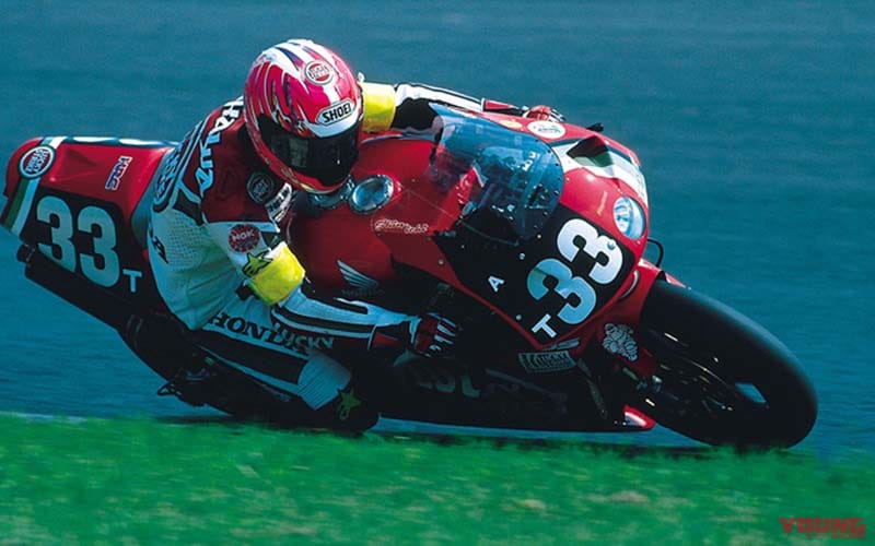 |RVF750やVTR1000SPWも! ホンダ歴代鈴鹿8体参戦マシンを見ながら8耐決勝を観戦しよう!【ウエルカムプラザ青山 パブリックビューイング】