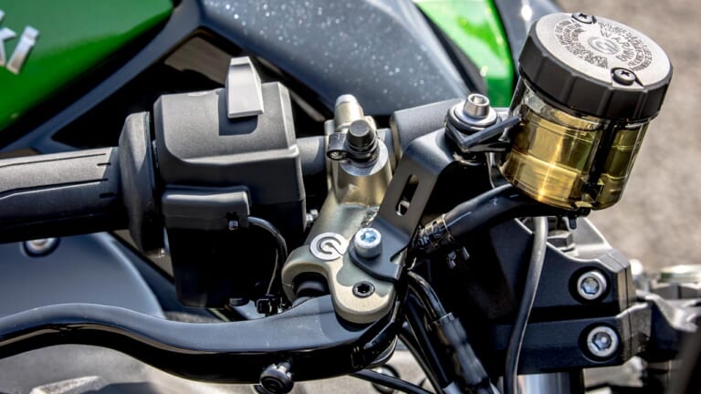 2022年H2SX純正キャリパー カワサキ ニンジャH2 SX/SE ['22後期 新型バイクカタログ]：前車追従型
