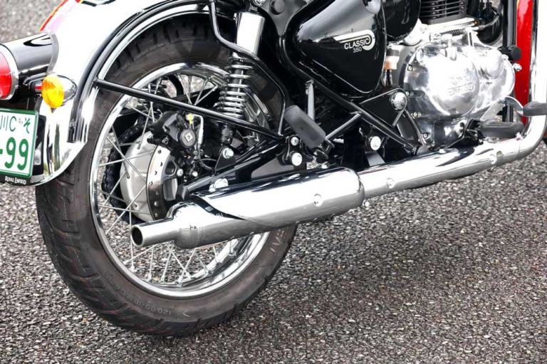 ロイヤルエンフィールド クラシック350|マフラー|ロイヤルエンフィールド クラシック350 ディテール解説【最新技術が生み出す、クラシックの香り】