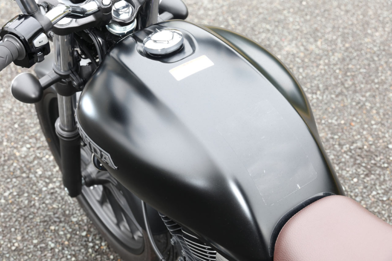 GB350|タンク|今、旬な中型クラスのネオクラ3台を乗り比べてみた!〈クラシック350/SR400/GB350〉