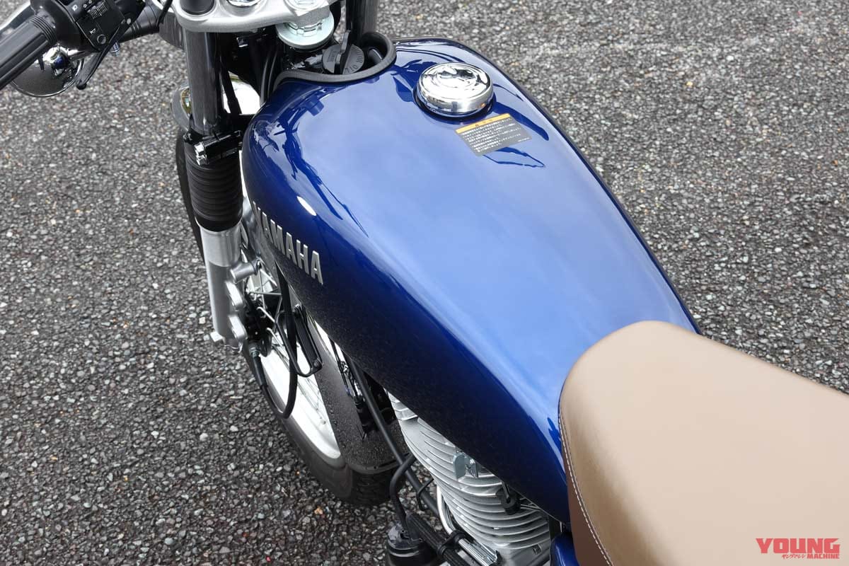 SR400|タンク|今、旬な中型クラスのネオクラ3台を乗り比べてみた!〈クラシック350/SR400/GB350〉