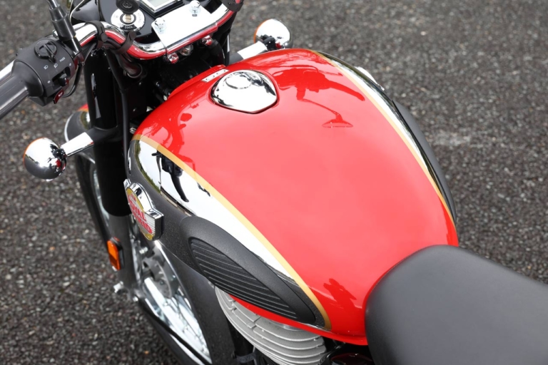 クラシック350|タンク|今、旬な中型クラスのネオクラ3台を乗り比べてみた!〈クラシック350/SR400/GB350〉