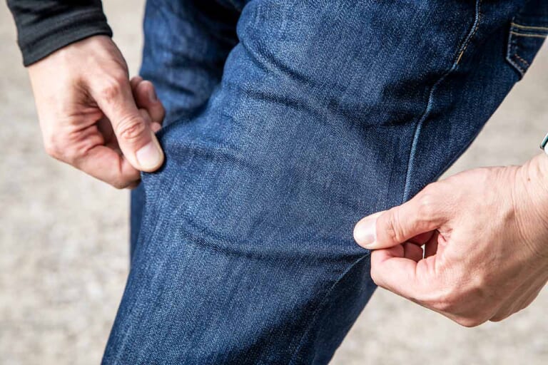 ワークマン SD001 フィールドコアBASIC STRETCHデニムパンツ|ストレッチ|ワークマンの’22コレクション 真夏ライダー向け快適装備〈メッシュジャケット/デニムパンツ/冷感パンツ〉