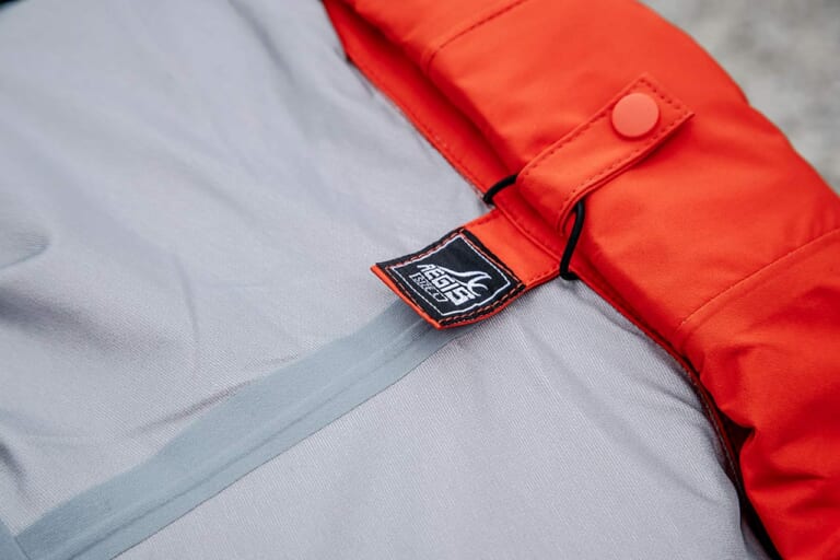 ワークマン NR001 イージスINAREMストレッチレインスーツ|ライダー向け! ワークマン’22レインアイテム5選【防水&透湿性の高さが自慢】